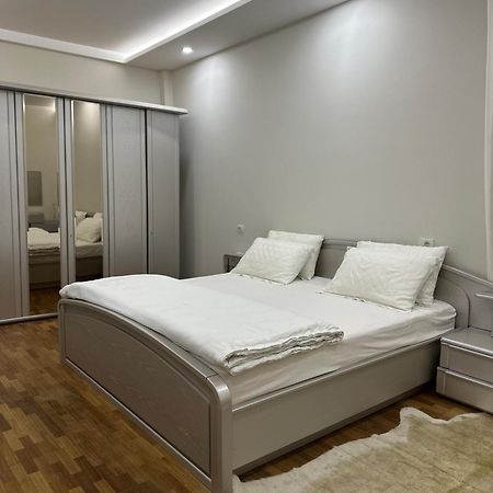 Dry Lake Apartment Tirana Exterior foto